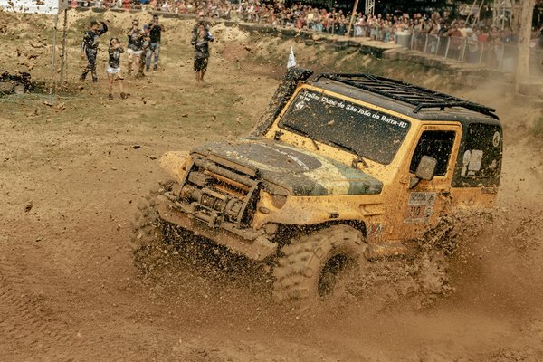 Comment les innovations en matière de matériaux isolants thermiques influencent-elles l'efficacité énergétique des véhicules électriques?